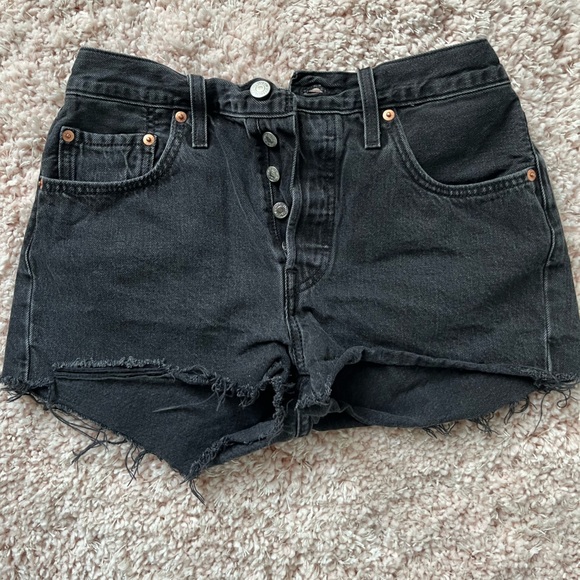 Black Levi’s jean shorts - Picture 2 of 2